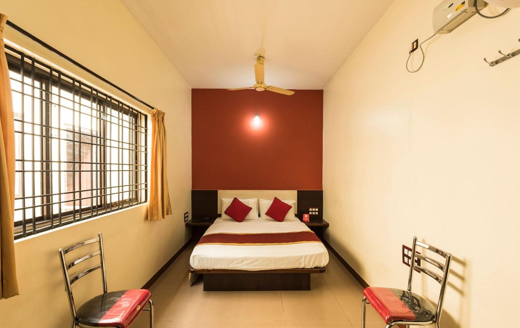 Hotel OYO 9918 Sri Venkatesha Residency Chikmagalūr Exterior foto